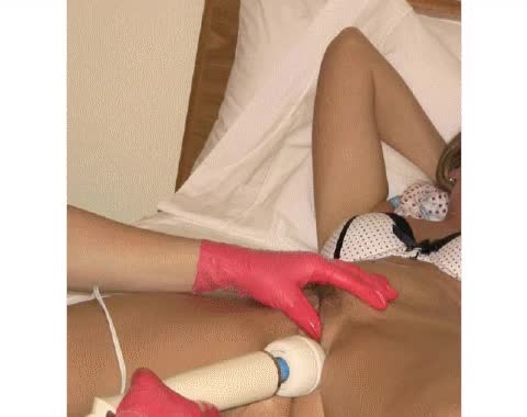 Teasing and getting my girlfriend off with the Hitachi....our best friend :) - free porn video