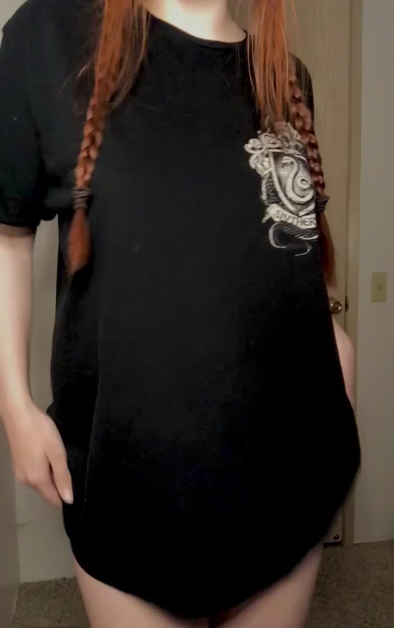 Small girl, big shirt - free porn video