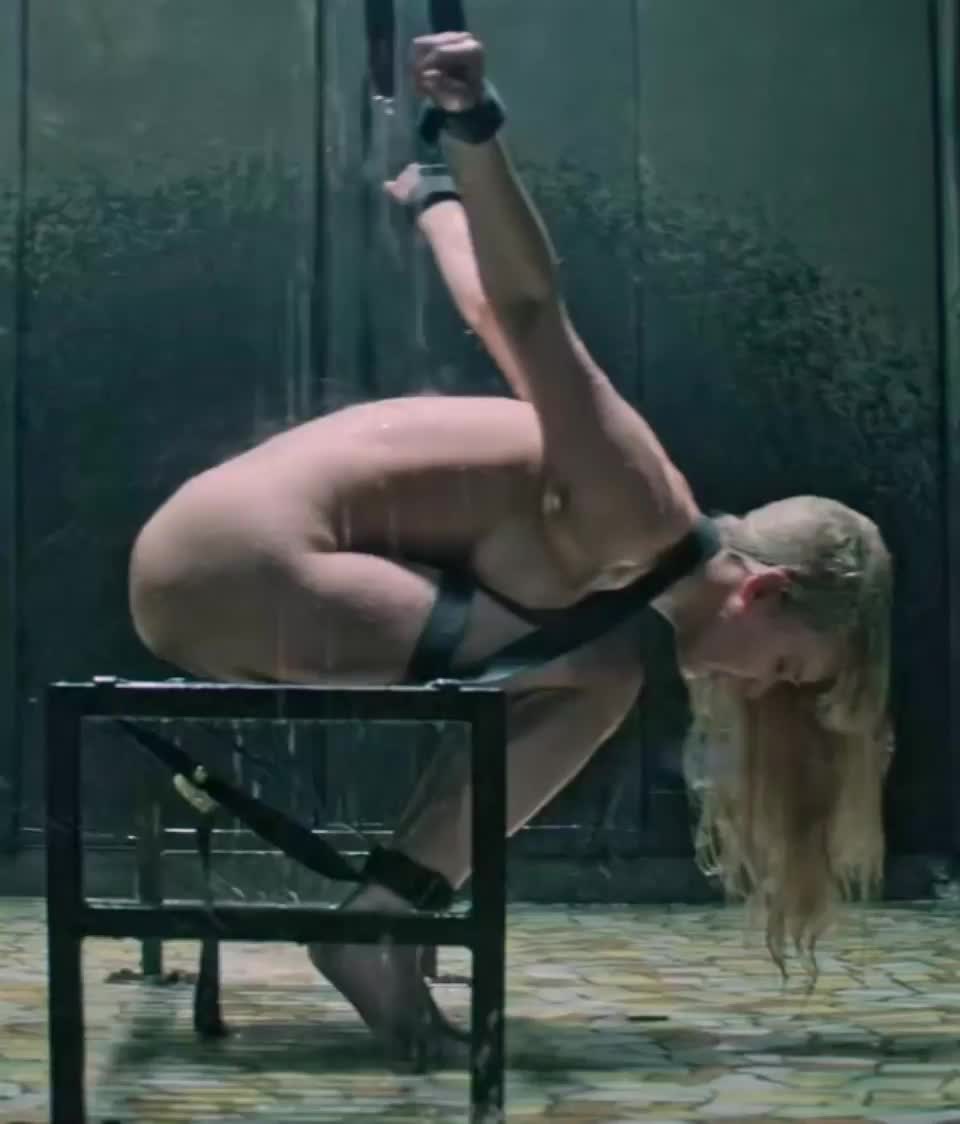Jennifer Lawrence naked interrogation in "Red Sparrow" - free porn video