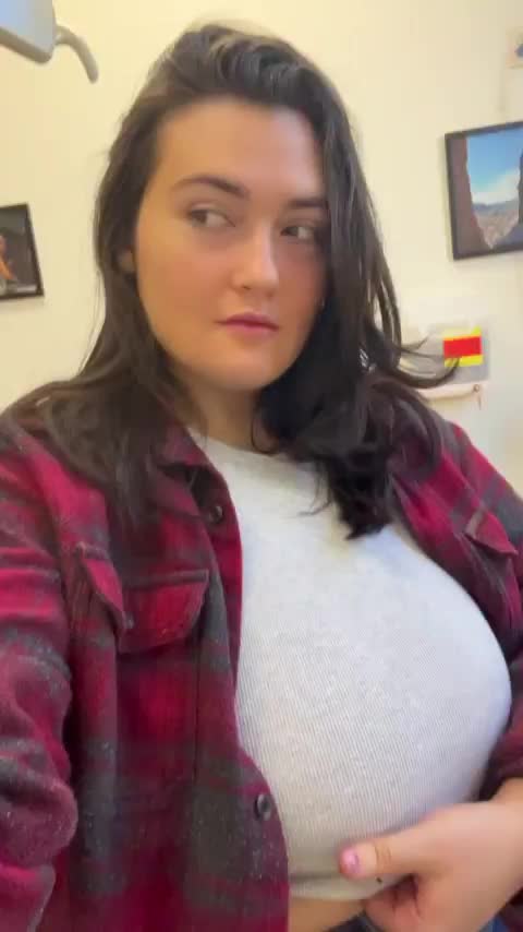 Flashing my huge boobs at the dentist - free porn video
