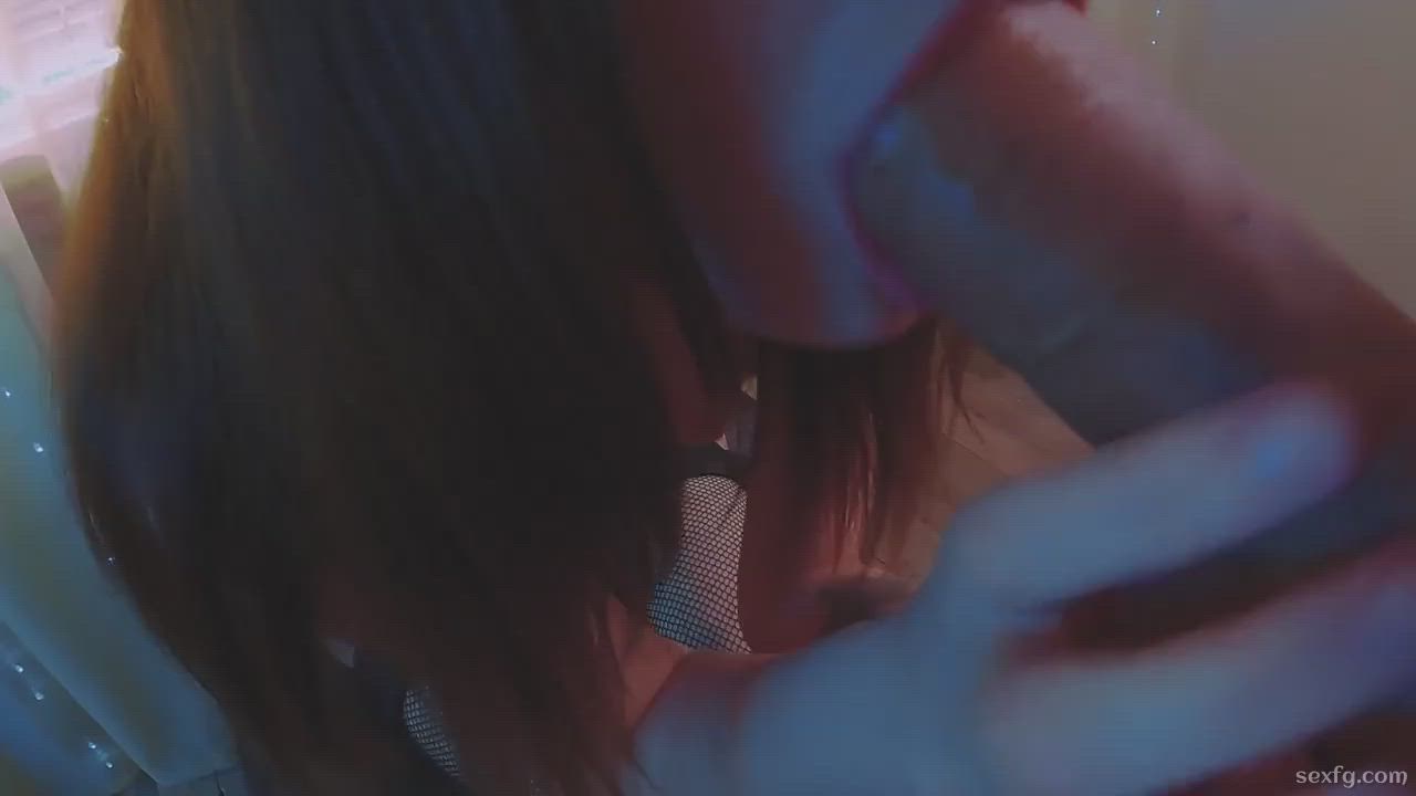 Sexy Babe Closeup Slow Cock Sucking - free porn video