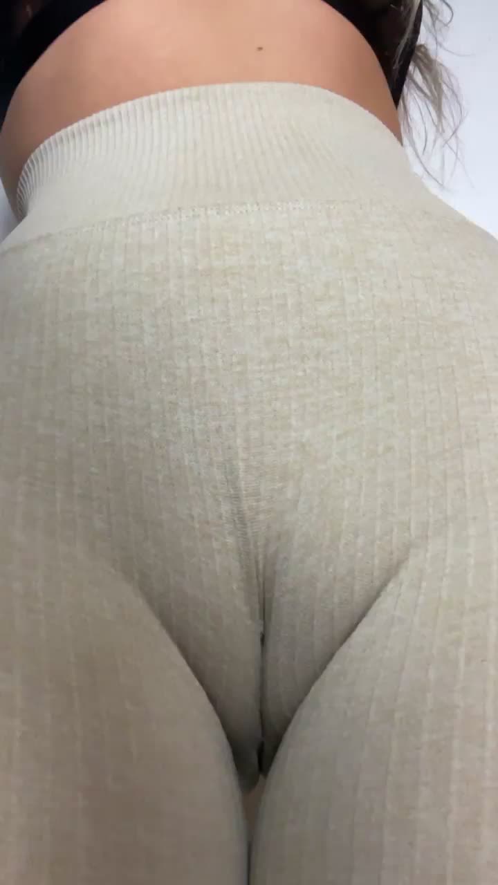 Kiss my pussy - free porn video
