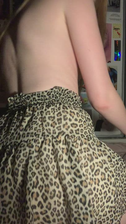 I like wearing no panties so I can be bred 24/7 🥰 - free porn video