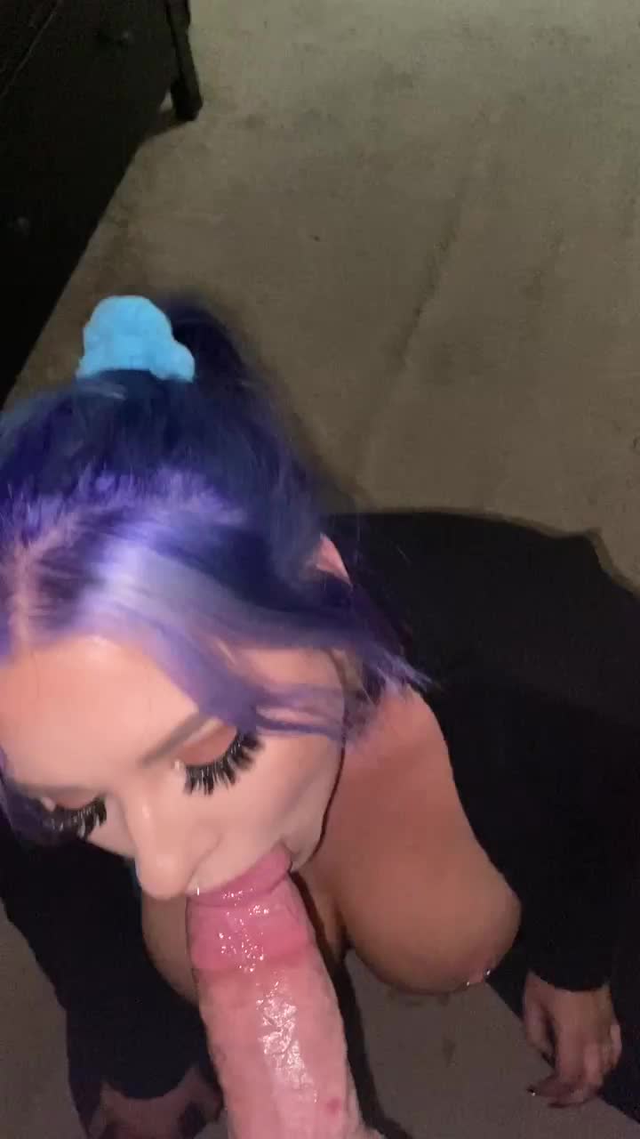 Getting a thick load on my face 🤤 - free porn video