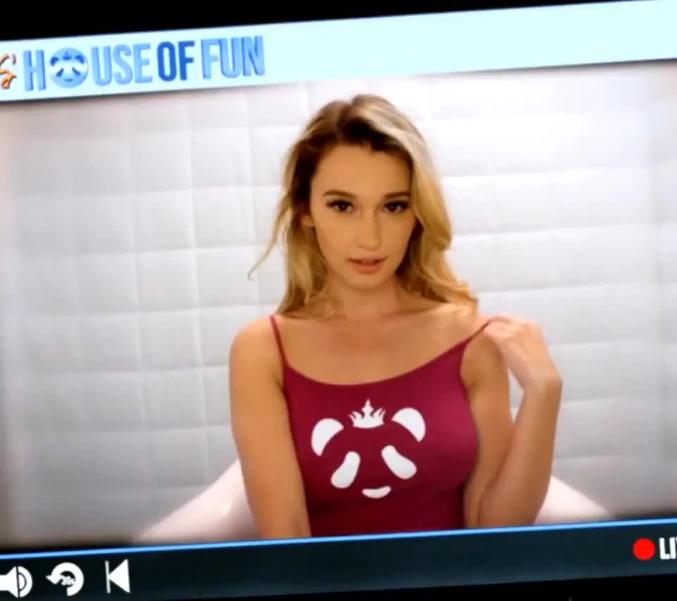 Karolina Benefield in Funhouse - free porn video