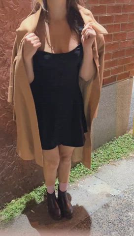 Decided to take off my dress to do some sneaky flashing in the busy city [GIF] - free porn video