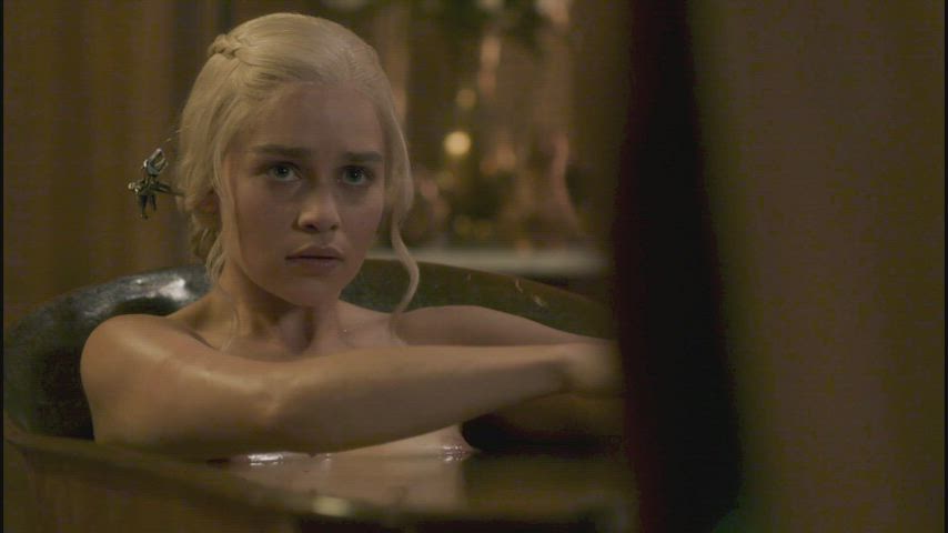Emilia Clarke Tits and Ass Bathtub Scene in Game of Thrones S03E08 - free porn video