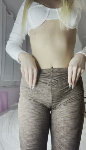 i love wearing no panties so everyone in the house gets to see my coochie - free porn video