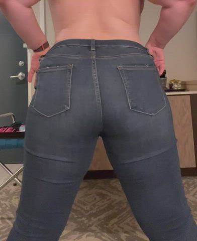 You’re going to have to get these jeans at least a little lower if you want to breed me 😉 - free porn video
