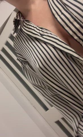 Walking from the bathroom back to my desk past my bosses office! - free porn video