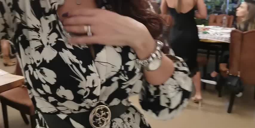 Flashing at a black tie event [gif] - free porn video