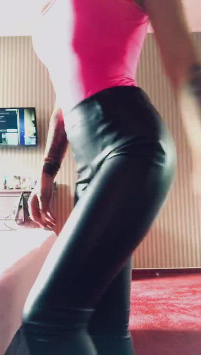 Would you fuck me if you see my ass in latex? - free porn video