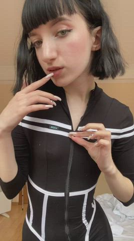 jumpsuit to quickly show tits - free porn video