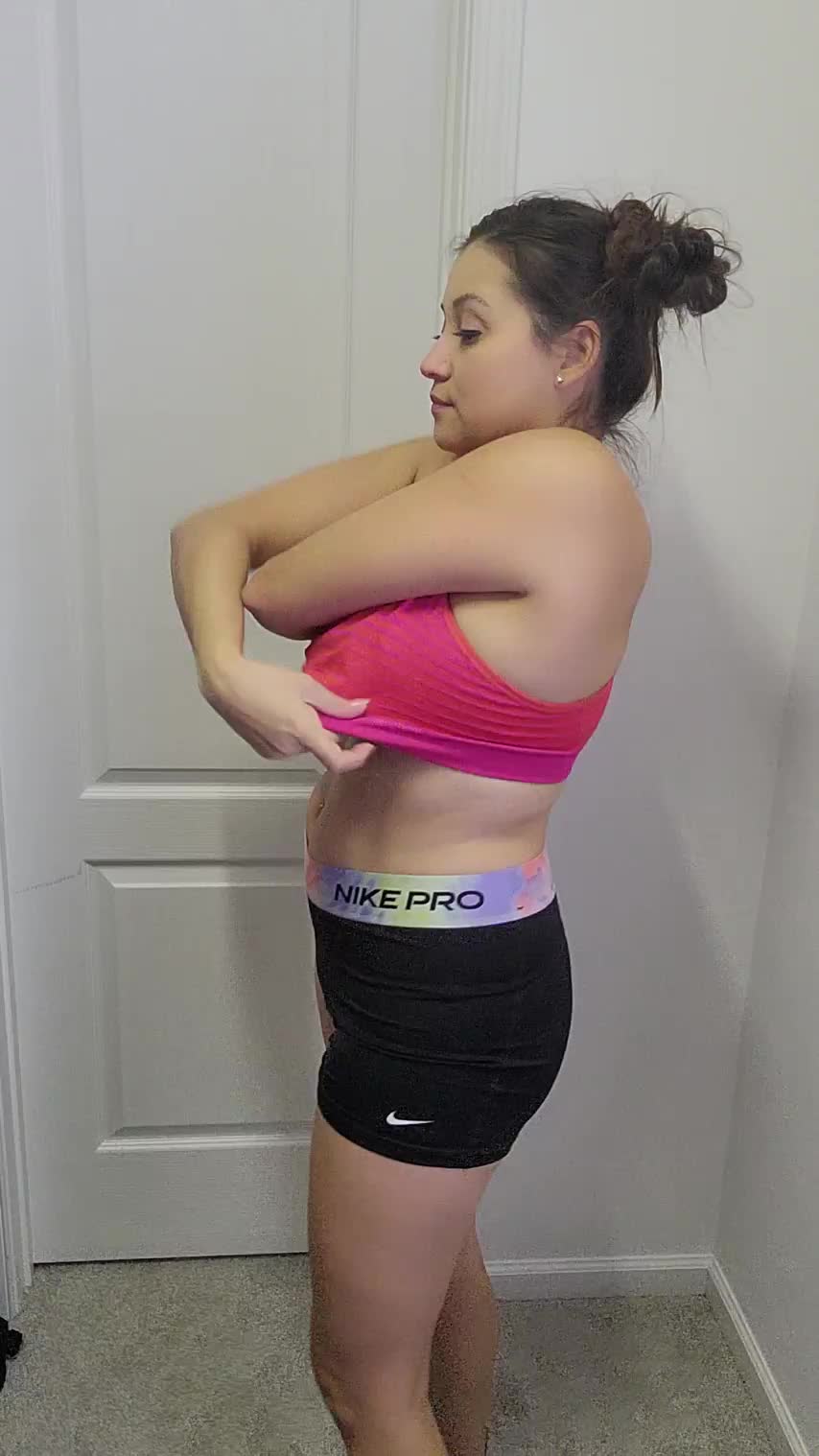Play with me in my closet - free porn video
