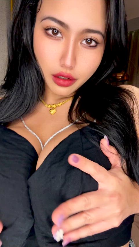 Come play with my huge melons - free porn video