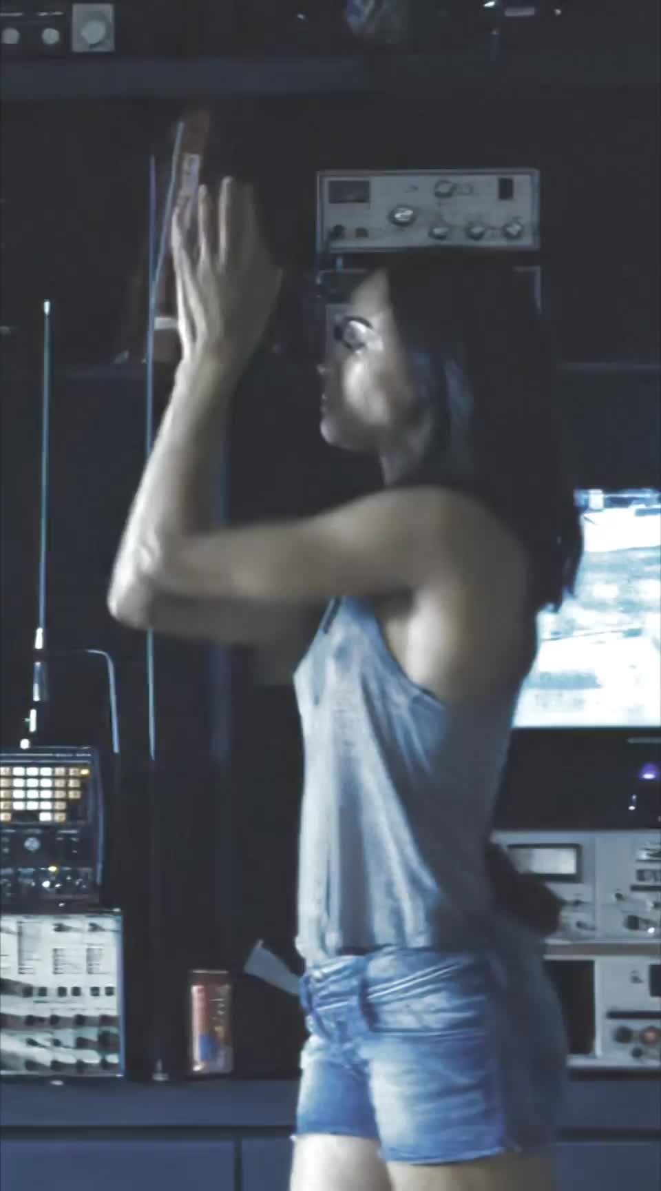 Zoe Saldana - free porn video