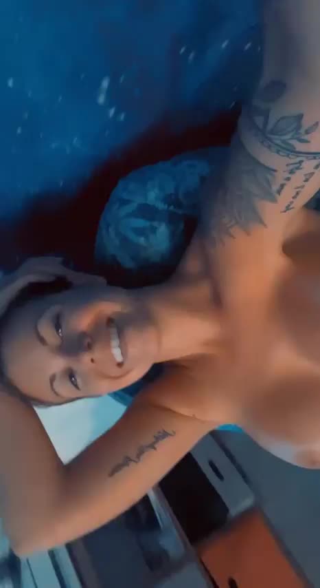 Love showing the Reddit world my naked body :P - free porn video