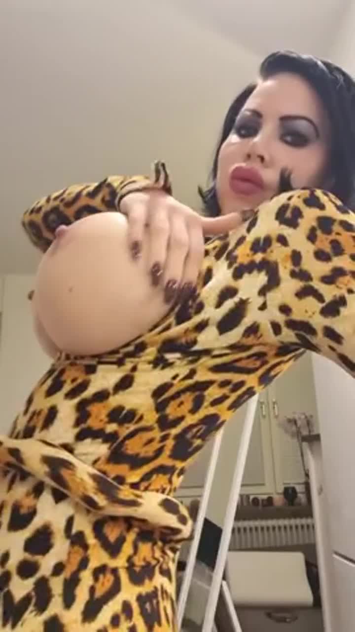 Bimbo Milf Showing Off Huge Tits - free porn video