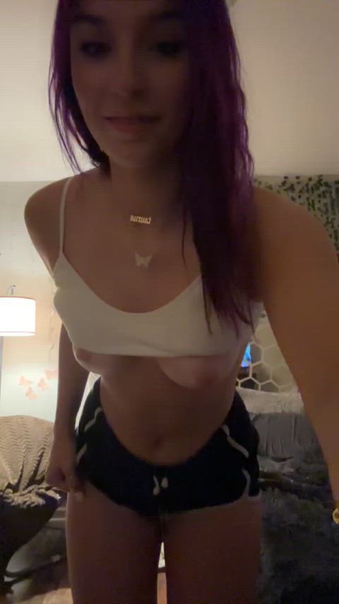 Purplehead loves to show her tits - free porn video