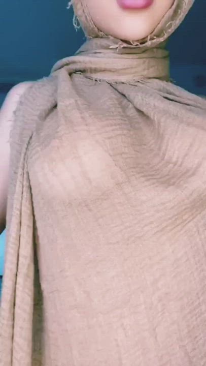 Any love for an arab girl? 😢 - free porn video