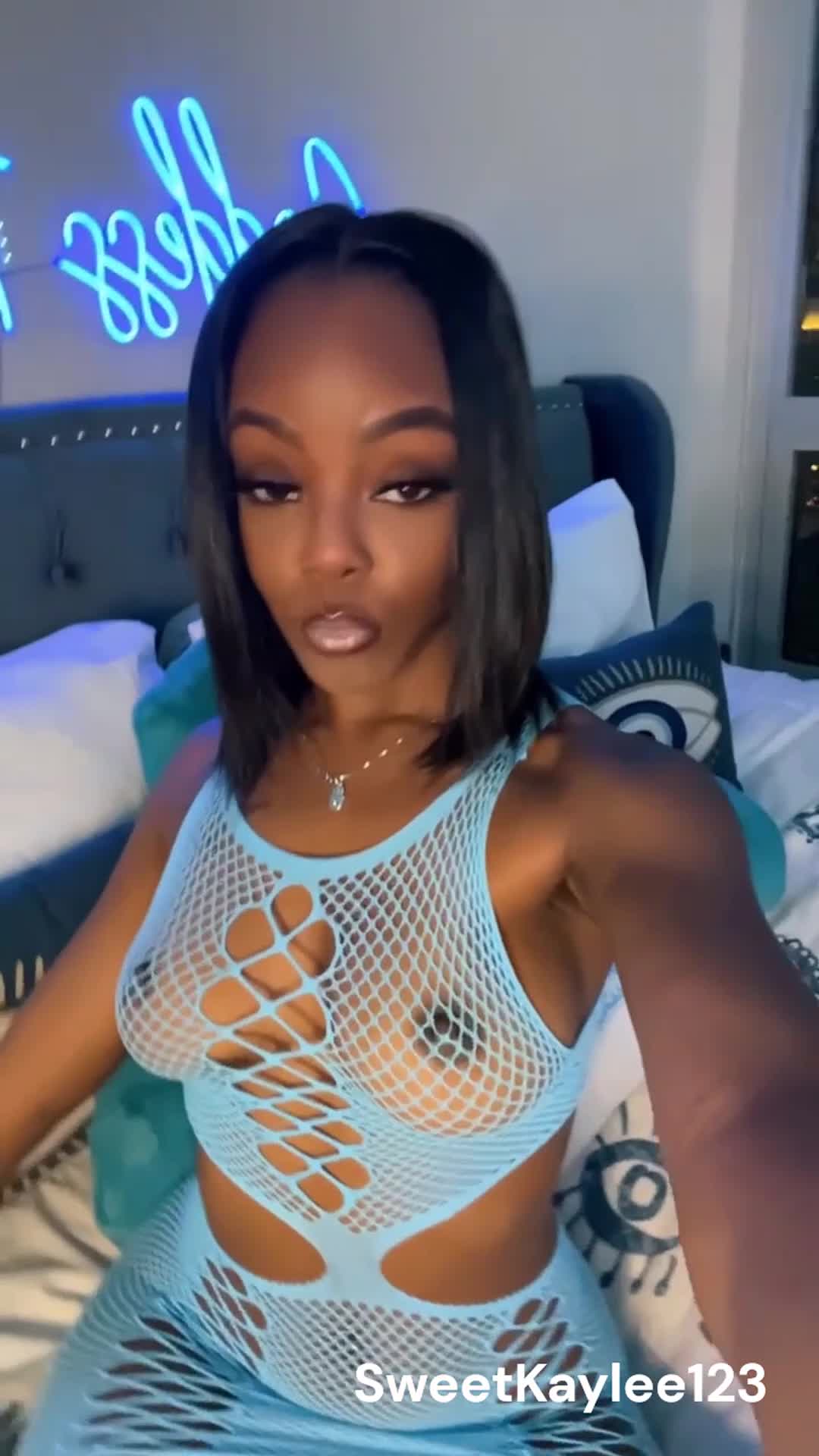 Hot Chocolate In A Fishnet - free porn video