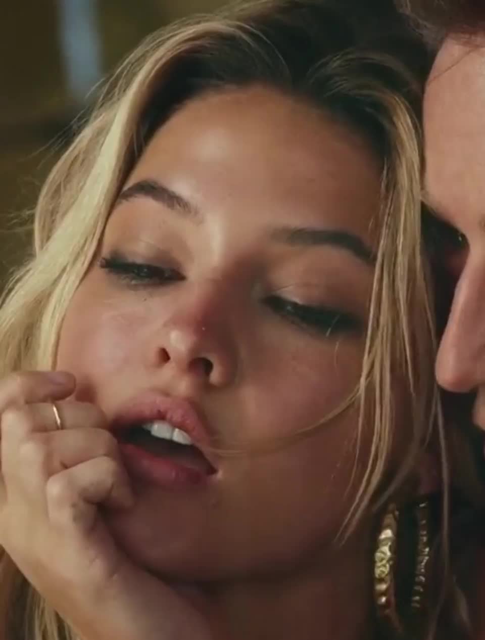 Madelyn Cline [Glass Onion] - free porn video