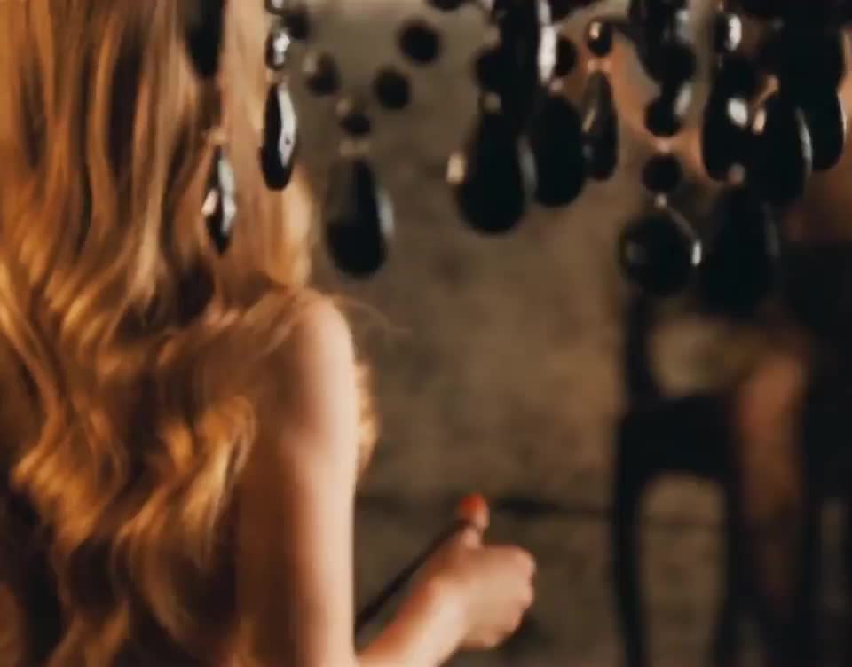 Amanda Seyfried Nude in Chloe - free porn video