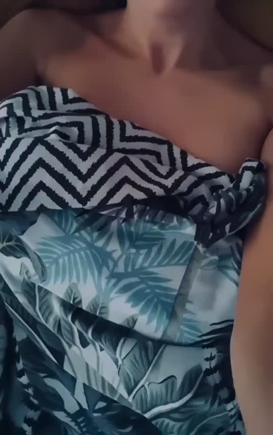 Im little everywhere except for my boobies 😈 - free porn video