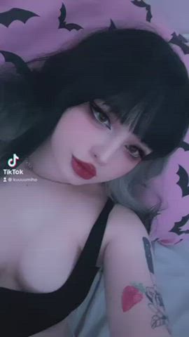 I’m 5ft but my tits are still juicy - free porn video