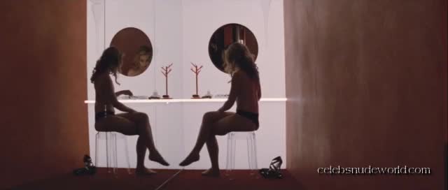 piper perabo in looper - free porn video