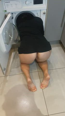 Would you fuck my pussy while I’m stuck in the washing machine? - free porn video