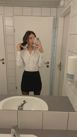 I'm hungry, anyone want to come give me a creampie? - free porn video