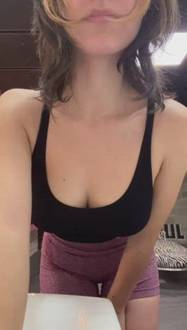 Sending you nudes while I'm at the gym - free porn video