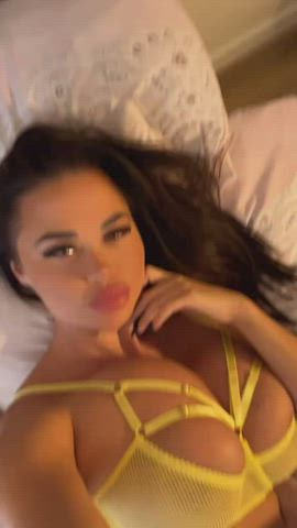 I like having so much botox my face barely moves when I’m skullfucked. Like a real life sexdoll. Is that weird.. - free porn video
