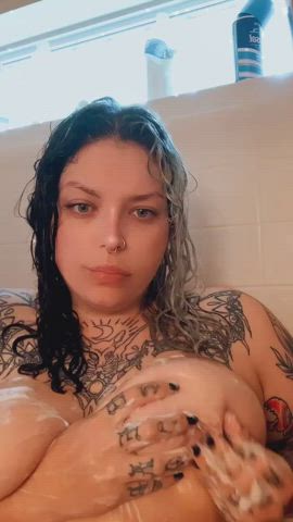 Scrub a dub dubbb - free porn video