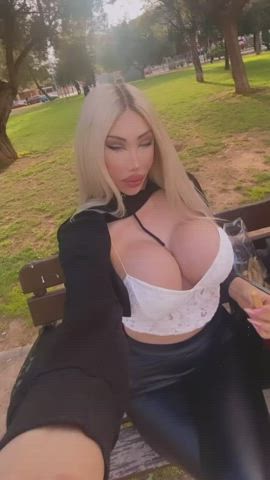 I love showing off my bimbo body - free porn video