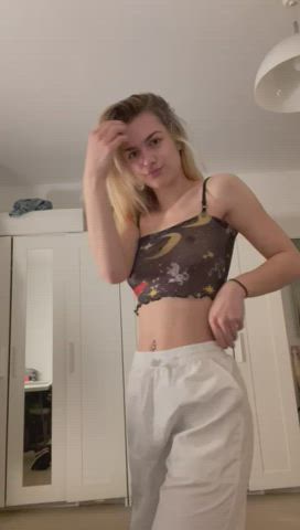 I literally tried to shake my ass, but its too petite😂 - free porn video