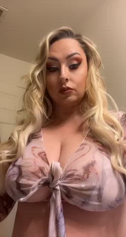 Like my new suit? - free porn video
