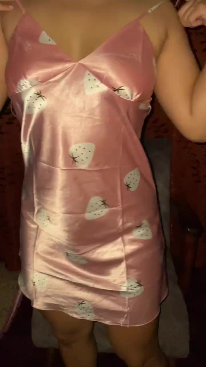 I'll let you give me your dick as a gift for my 19 years - free porn video