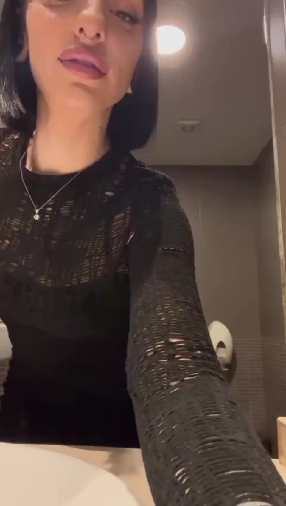 Wanna taste Pinkie Pie? - free porn video