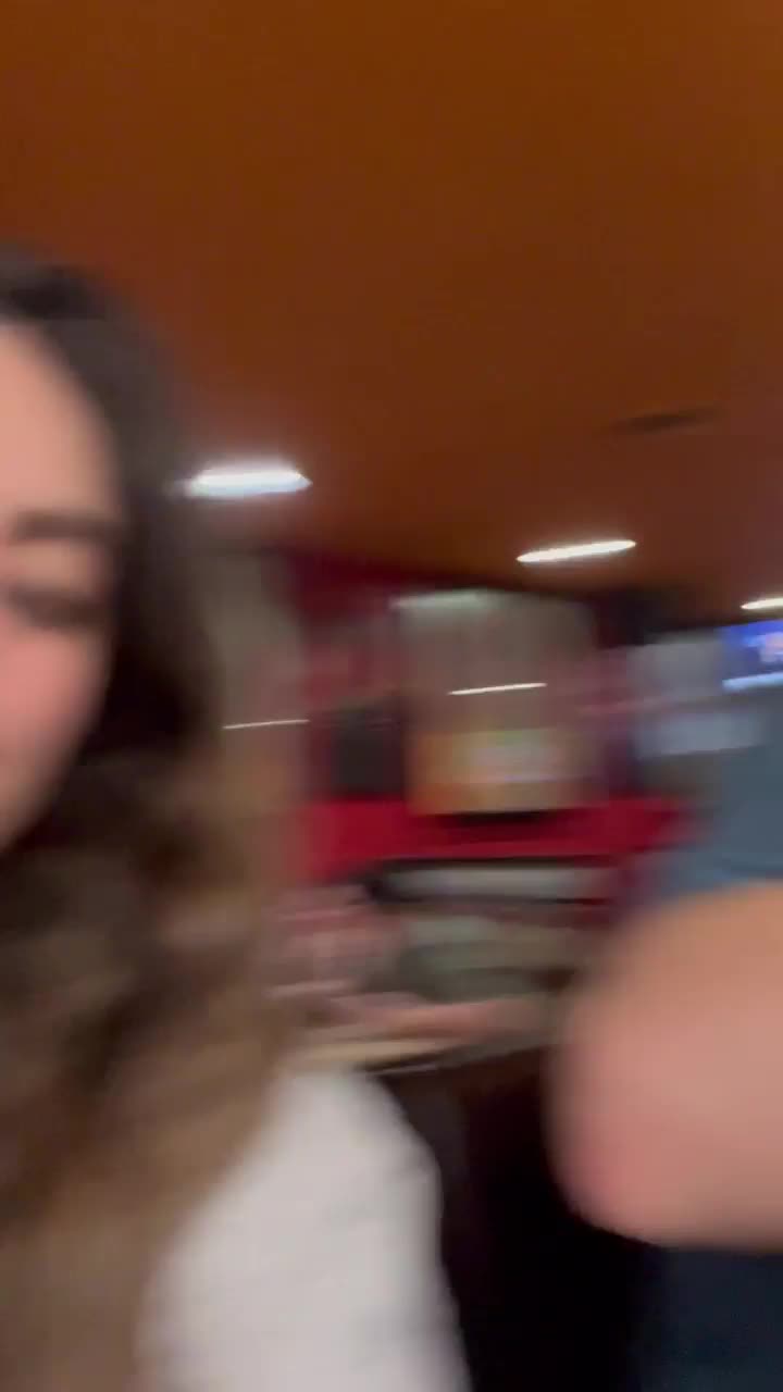 Showed my tits at the restaurant - free porn video
