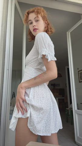 Who needs panties anyway 😏 - free porn video