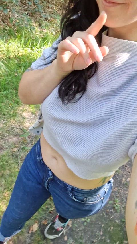 Flashing my tits in the nature - free porn video