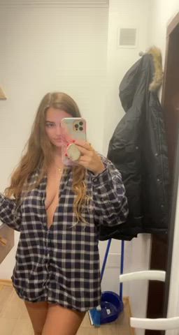 Looking for older men who appreciate natural girls like me - free porn video