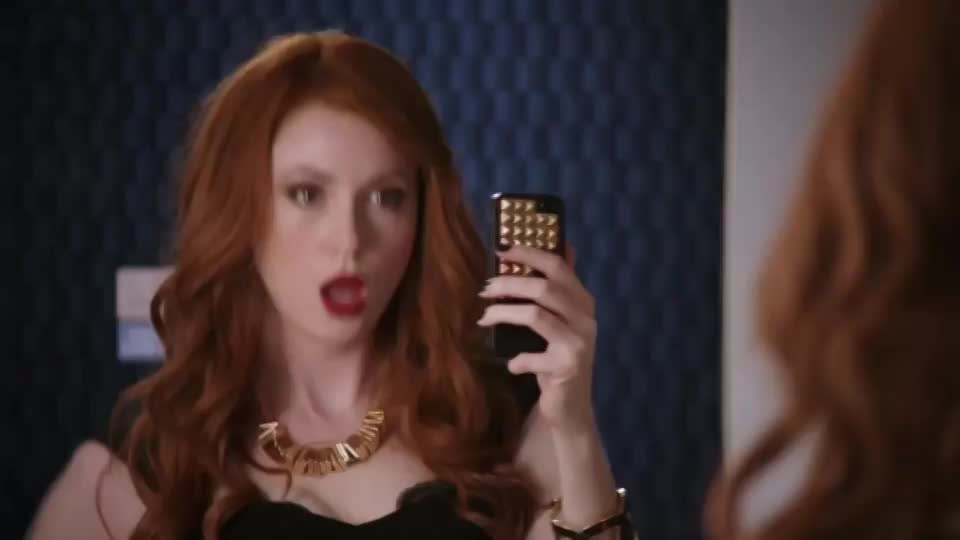 Karen Gillan in the pilot episode of "Selfie" - free porn video
