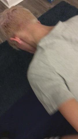 New cocksucker - he told me he had no limits so I started by grabbing his hair. Anyone else like being handled like this? - free porn video