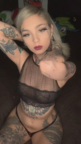 Look it This Girl She's So Amazing - F0lder B3low - free porn video