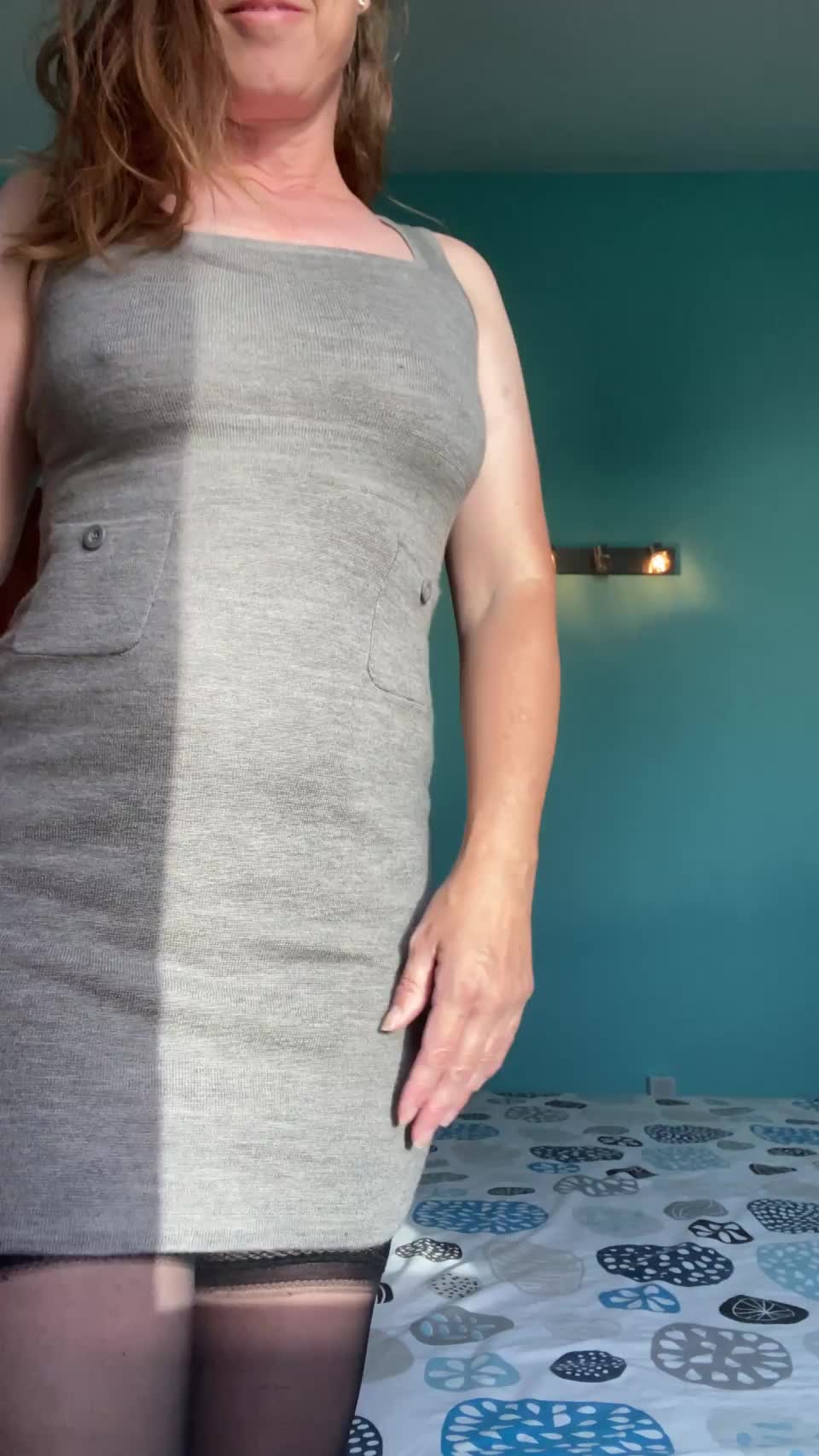 No panties and bra for that older milf at work today F48 - free porn video