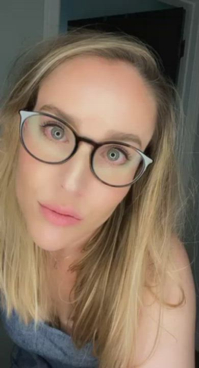 Saturday morning titty jiggles from me to you! - free porn video