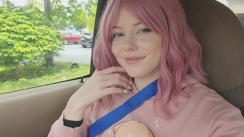 I got bored in the parking lot - free porn video